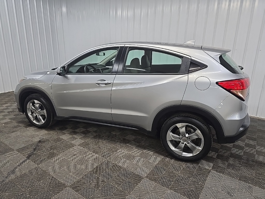 2017 Honda HR-V LX photo 4