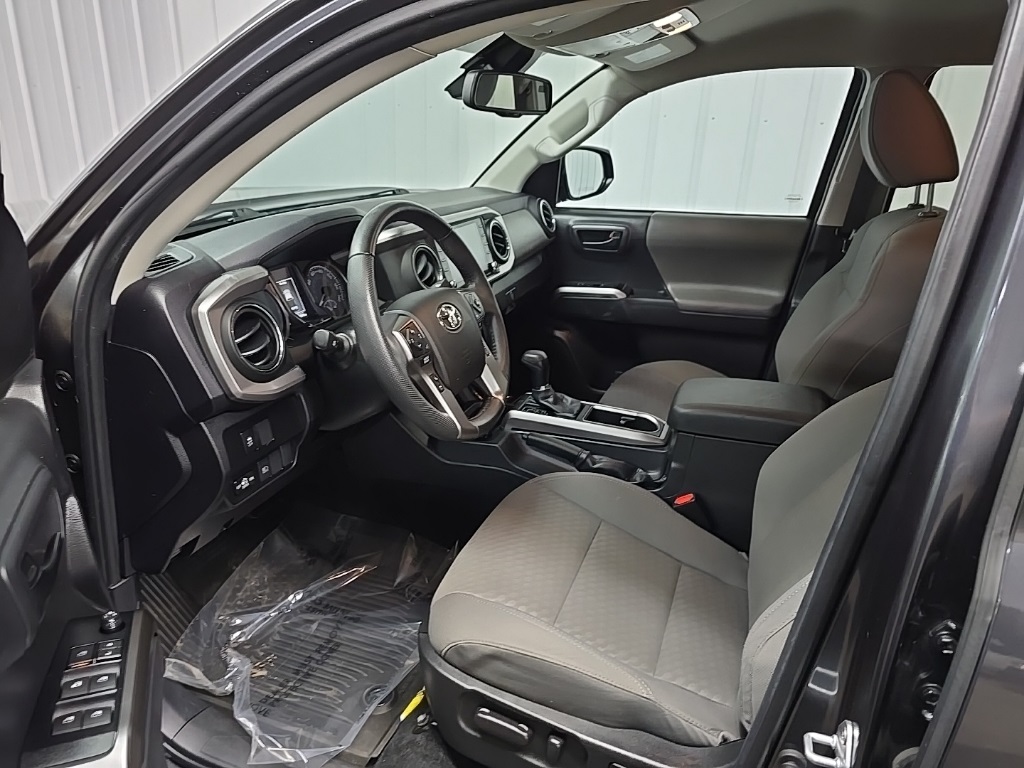 2022 Toyota Tacoma SR5 V6 photo 28
