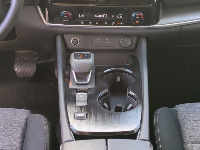 2021 Nissan Rogue SV photo 16
