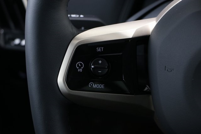 2025 Bmw iX photo 17