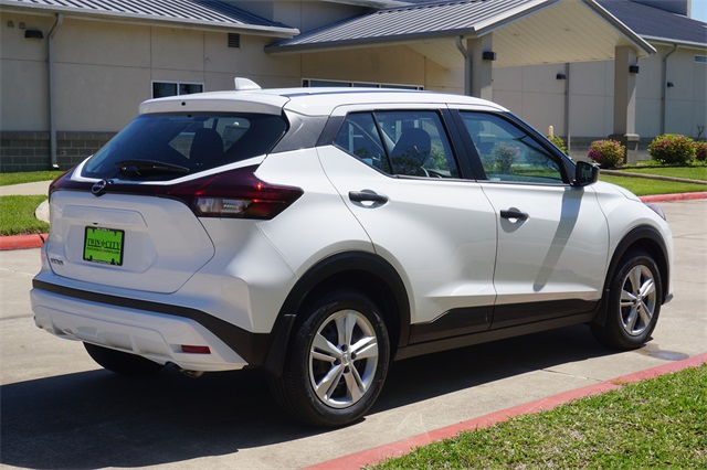 2025 Nissan Kicks Play S photo 4