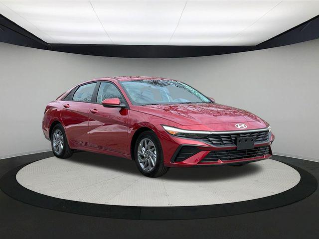2024 Hyundai Elantra SEL photo 11