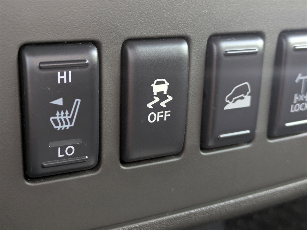 2015 Nissan Xterra PRO-4X photo 26