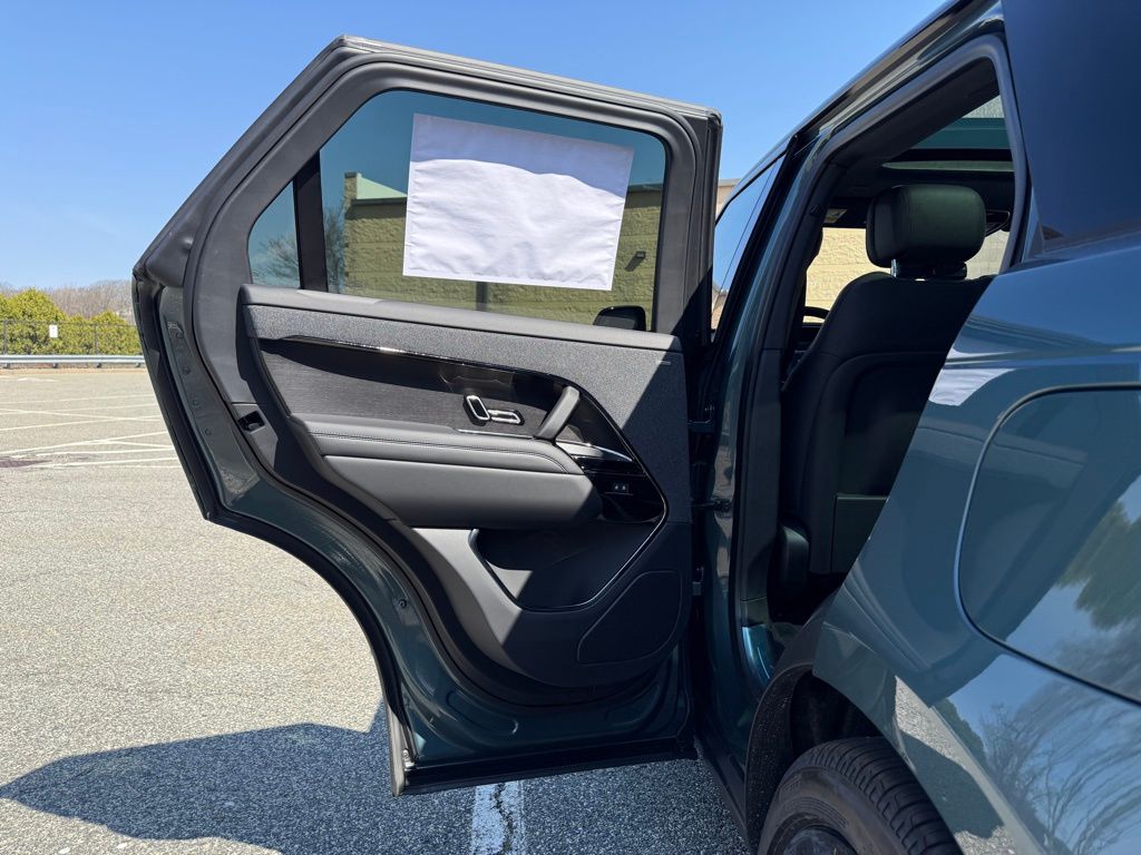 2025 Land Rover Range Rover Sport SE photo 12