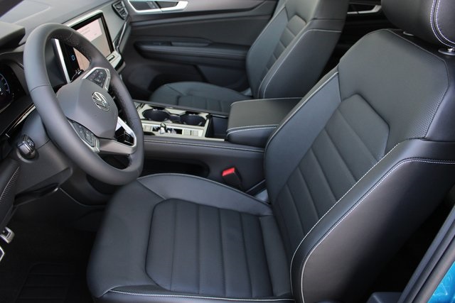 2025 Volkswagen Atlas Cross Sport SEL R-Line photo 15