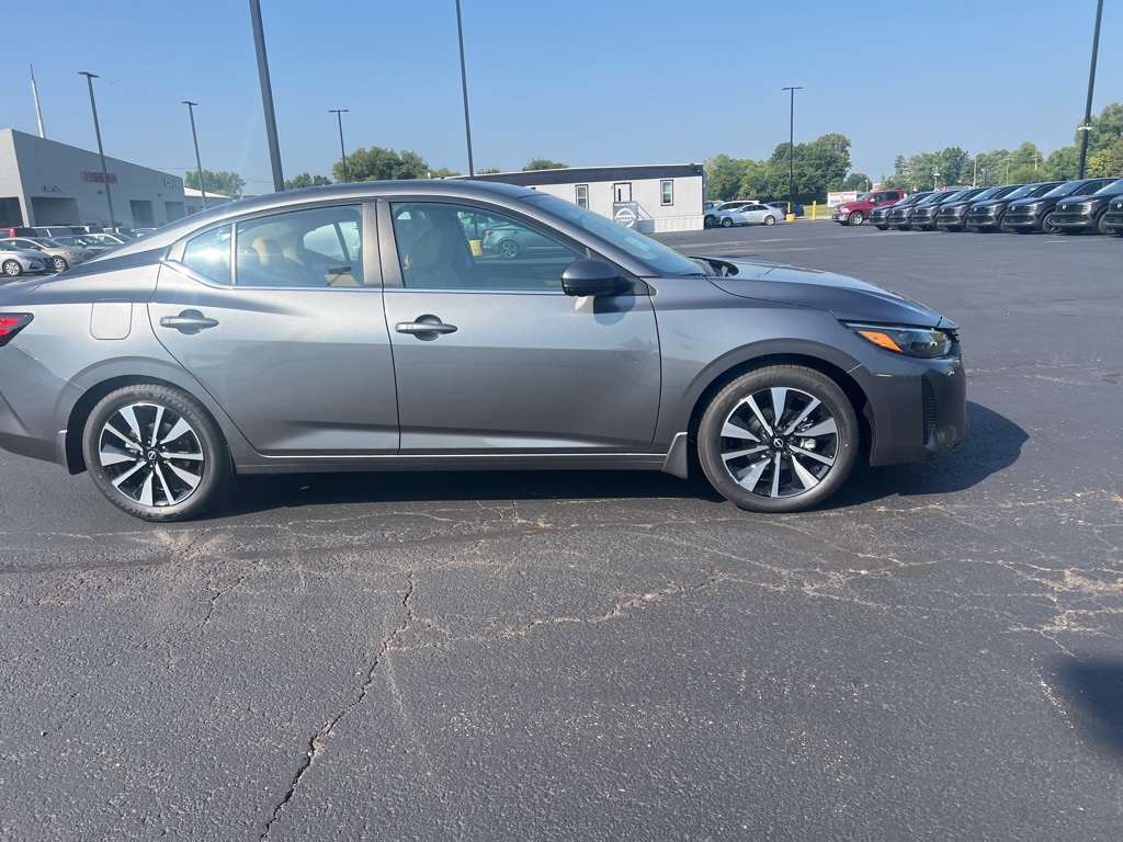 2025 Nissan Sentra SV photo 2