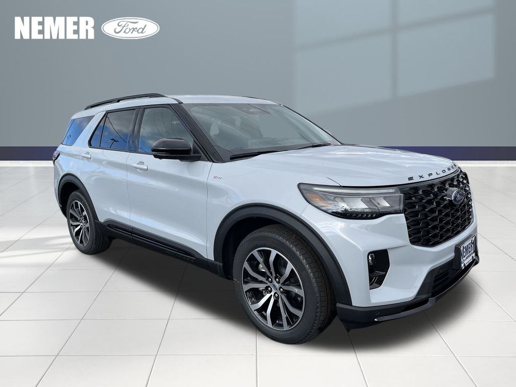 2026 Ford Explorer ST-LINE's photo