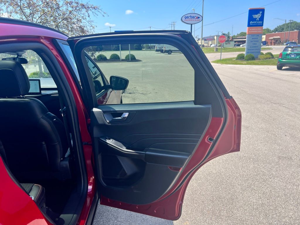 2025 Ford Escape ST-Line photo 24
