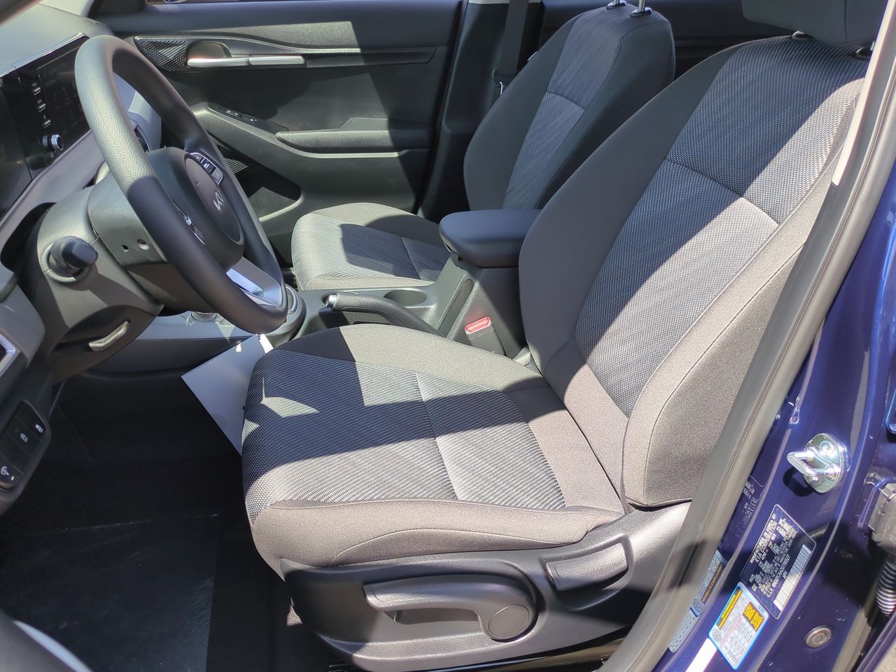 2025 Kia Seltos LX photo 17