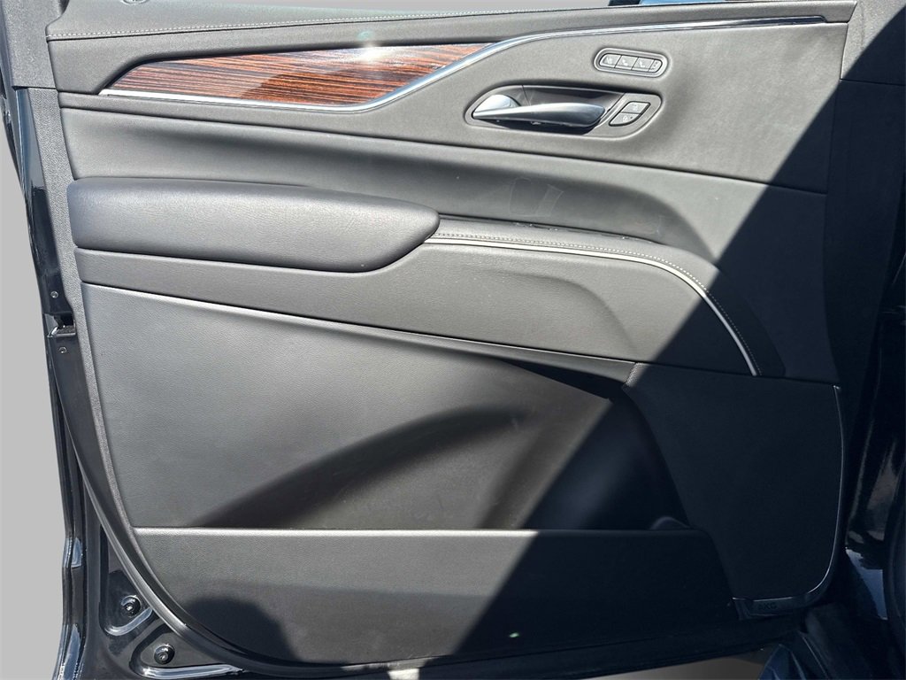 2022 Cadillac Escalade Premium Luxury photo 17