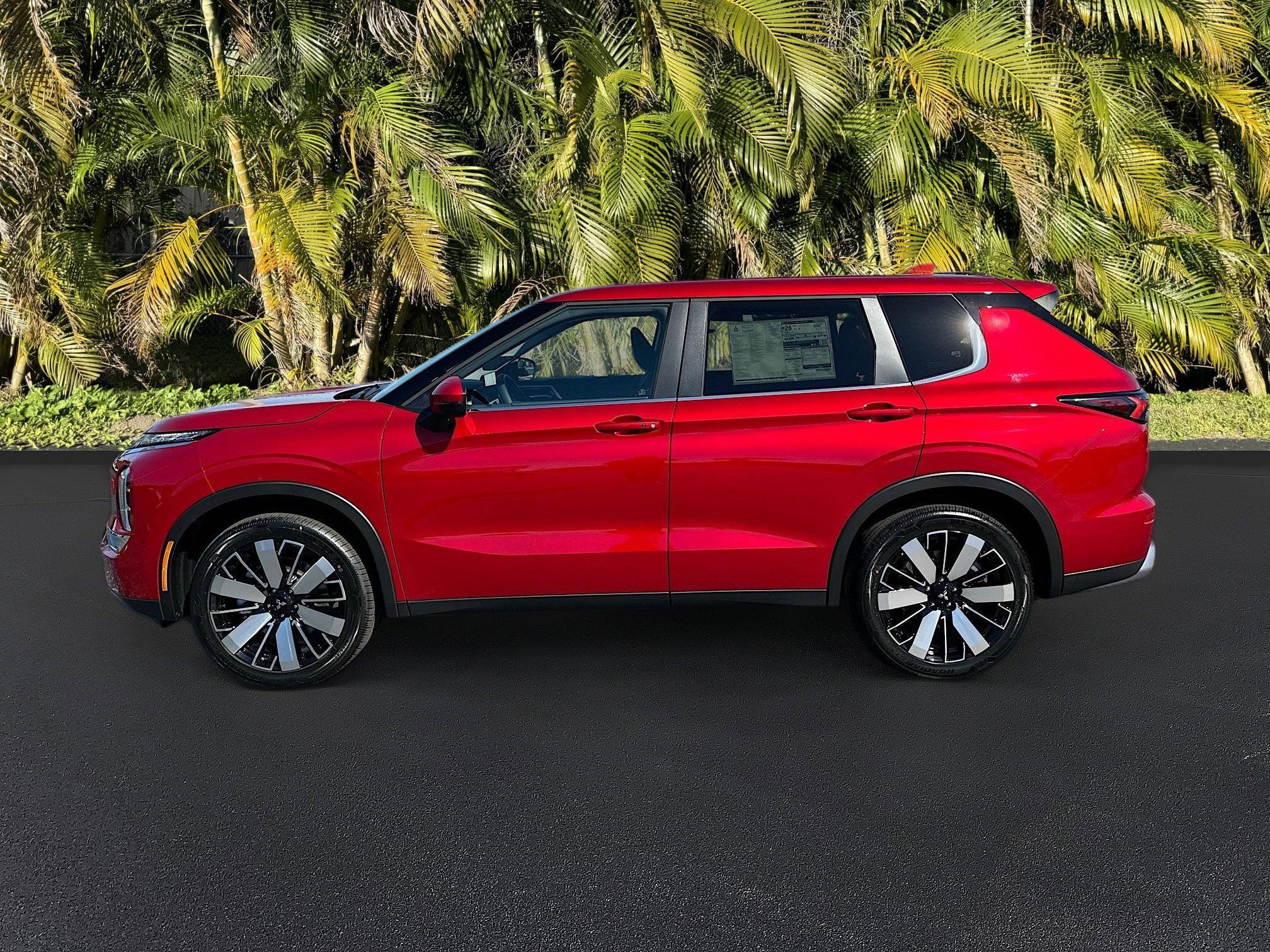 2025 Mitsubishi Outlander SE photo 2