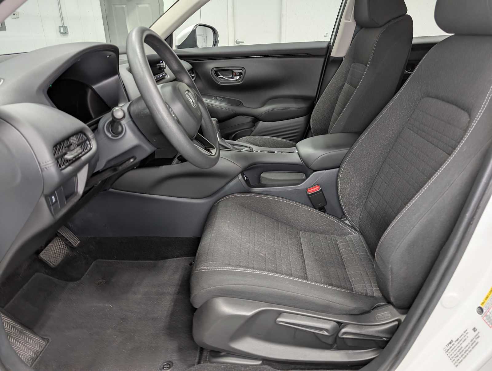 2023 Honda HR-V LX photo 4