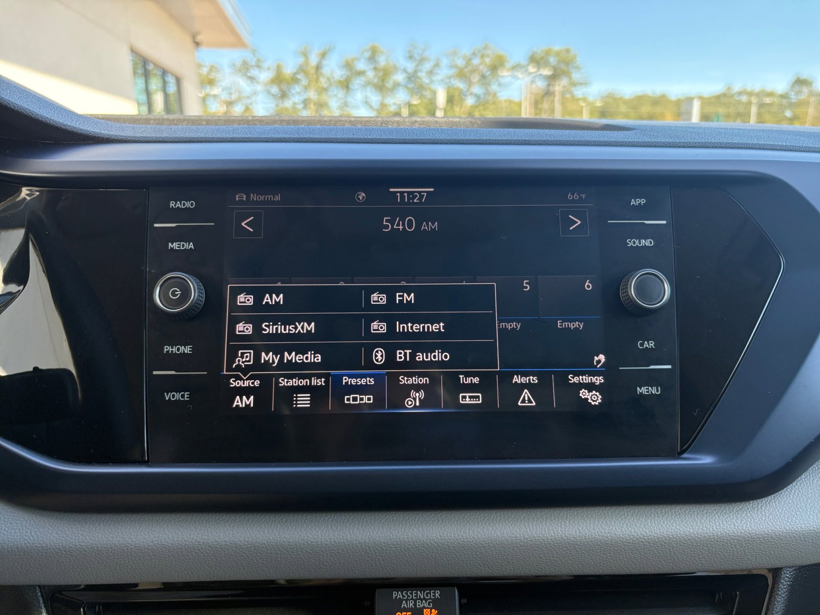 2022 Volkswagen Taos SE photo 15