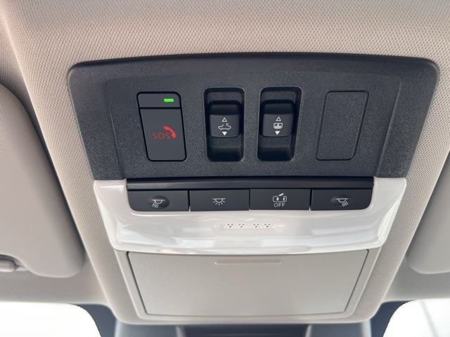 2025 Nissan Rogue Platinum photo 18