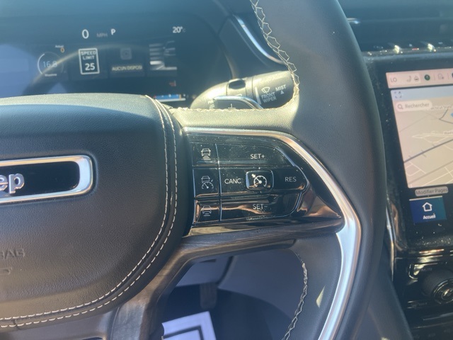 2023 Jeep Grand Cherokee Overland photo 25