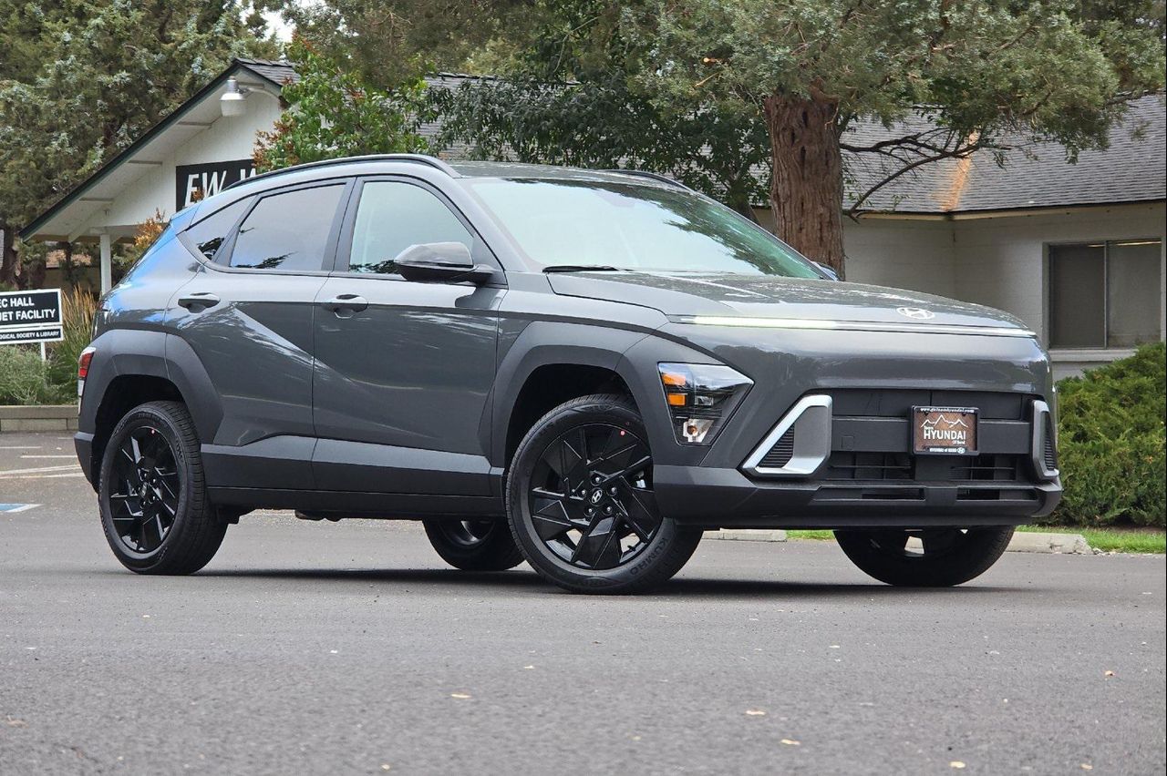 2026 Hyundai Kona SEL photo 2