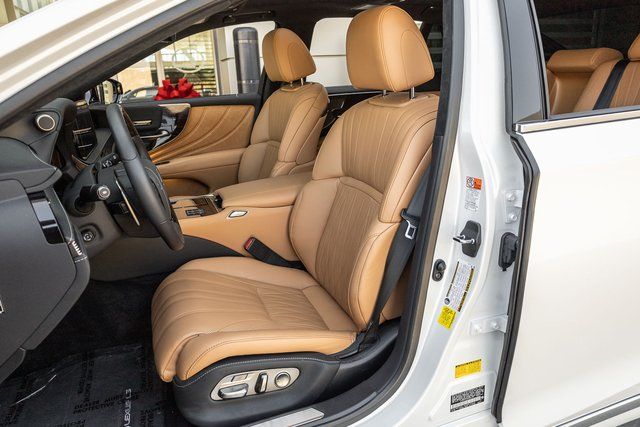2024 Lexus LS 500 photo 12