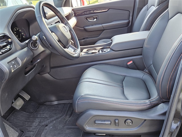 2025 Honda Pilot TrailSport photo 5