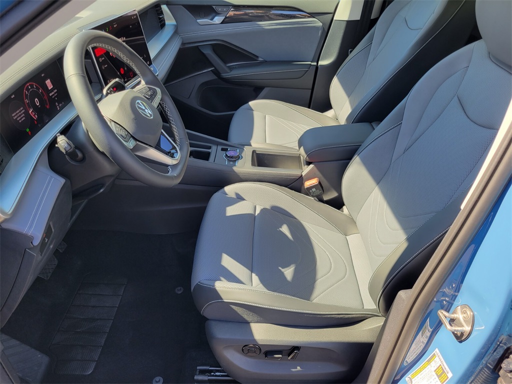 2025 Volkswagen Tiguan SE photo 6