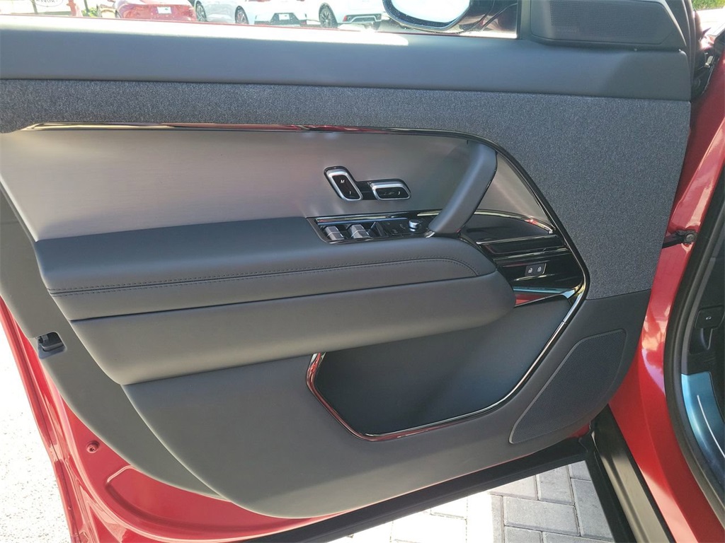 2025 Land Rover Range Rover Sport SE photo 21