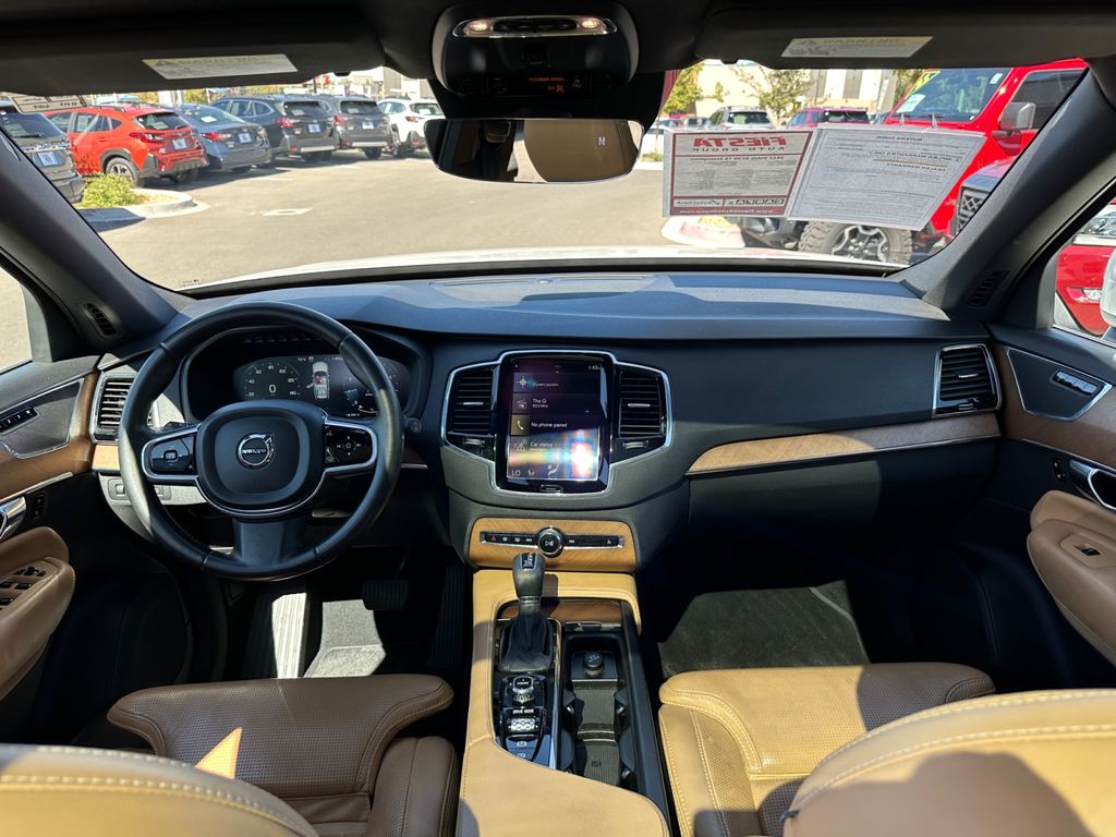 2017 Volvo XC90 T6 Inscription photo 19