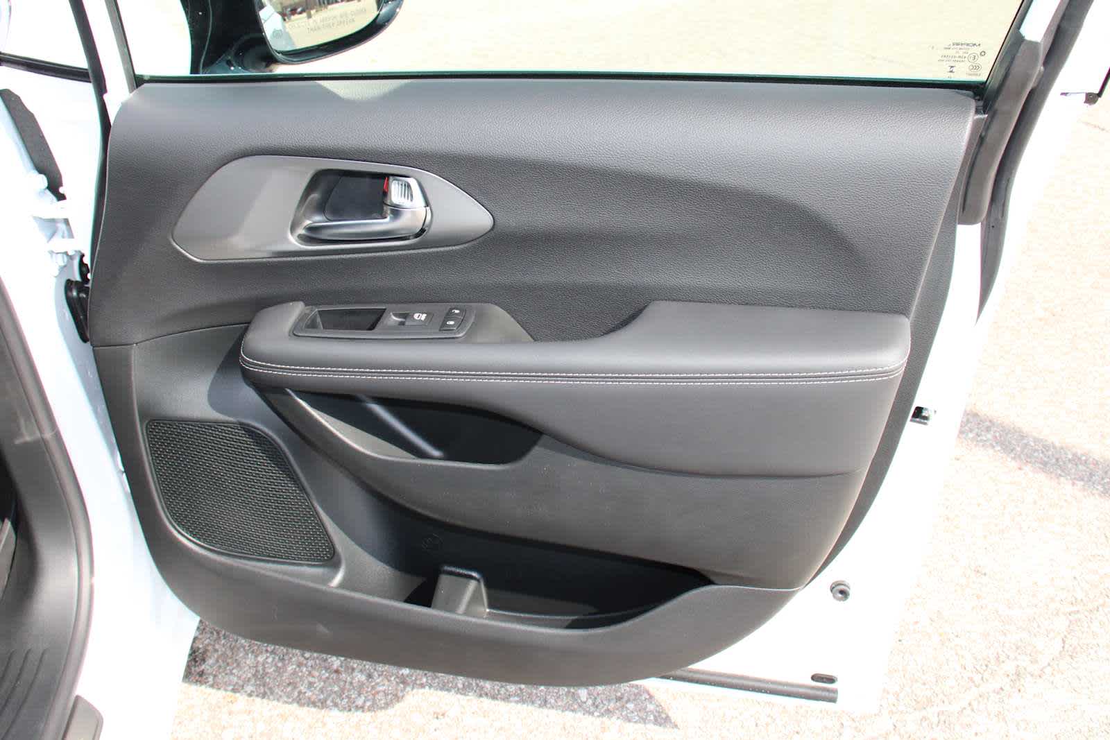 2025 Chrysler Voyager LX photo 35