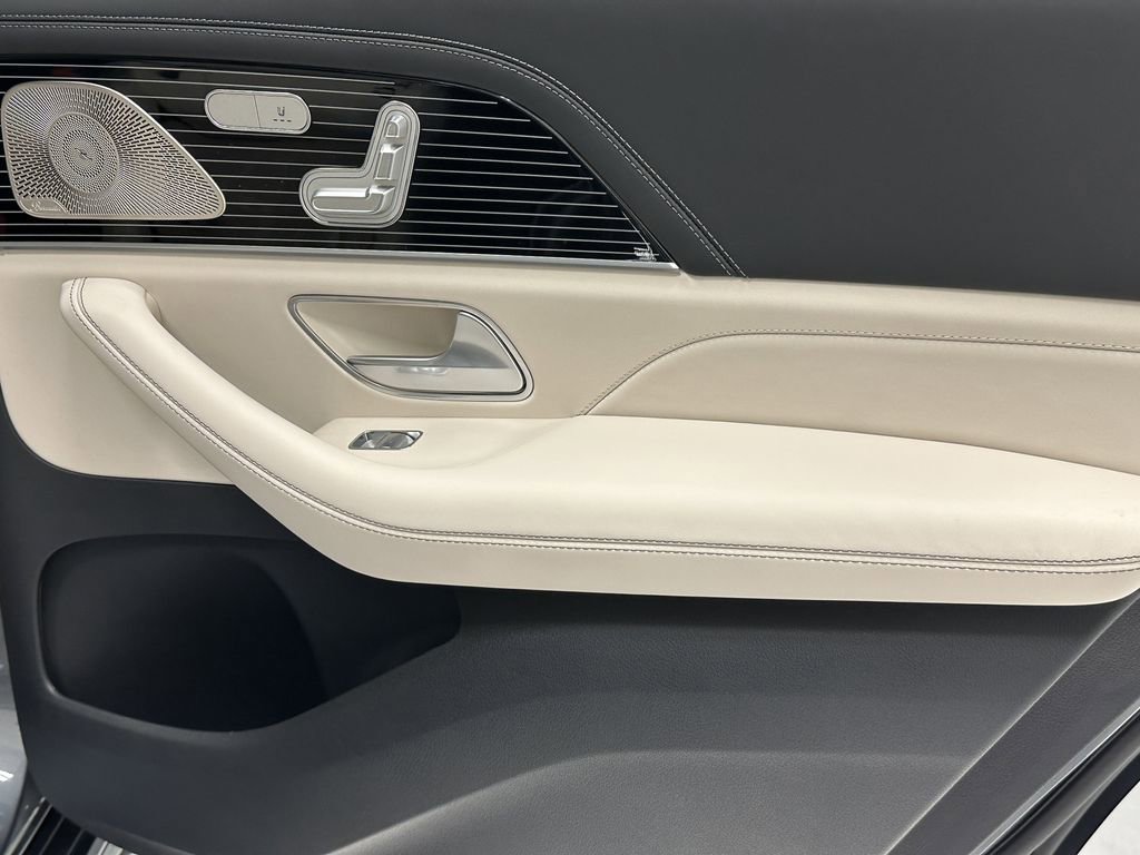 2026 Mercedes Benz GLS AMG 63 photo 17
