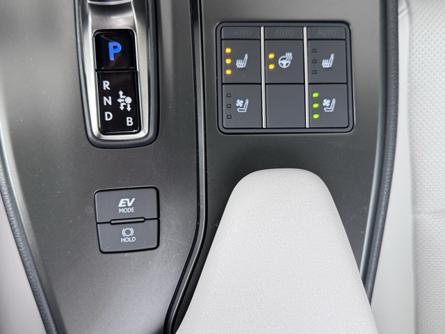 2025 Lexus UX Premium photo 27