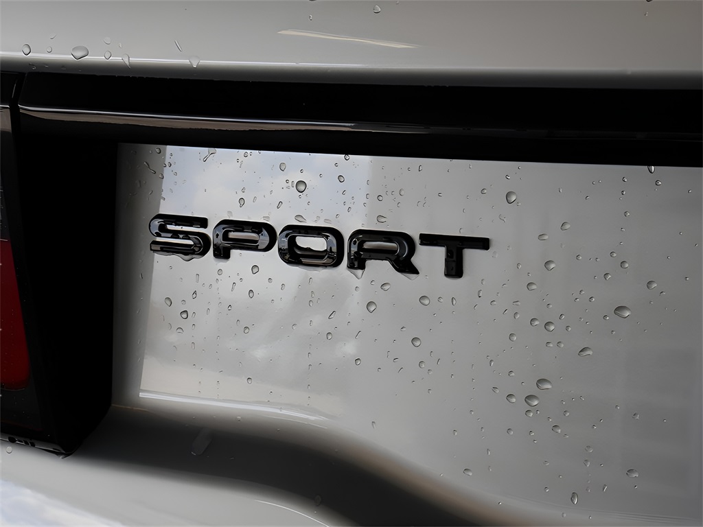 2025 Land Rover Discovery Sport SE photo 9