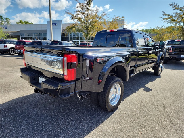 2025 Ford F-450 Platinum photo 3