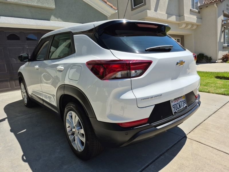 2023 Chevrolet Trailblazer LS photo 2
