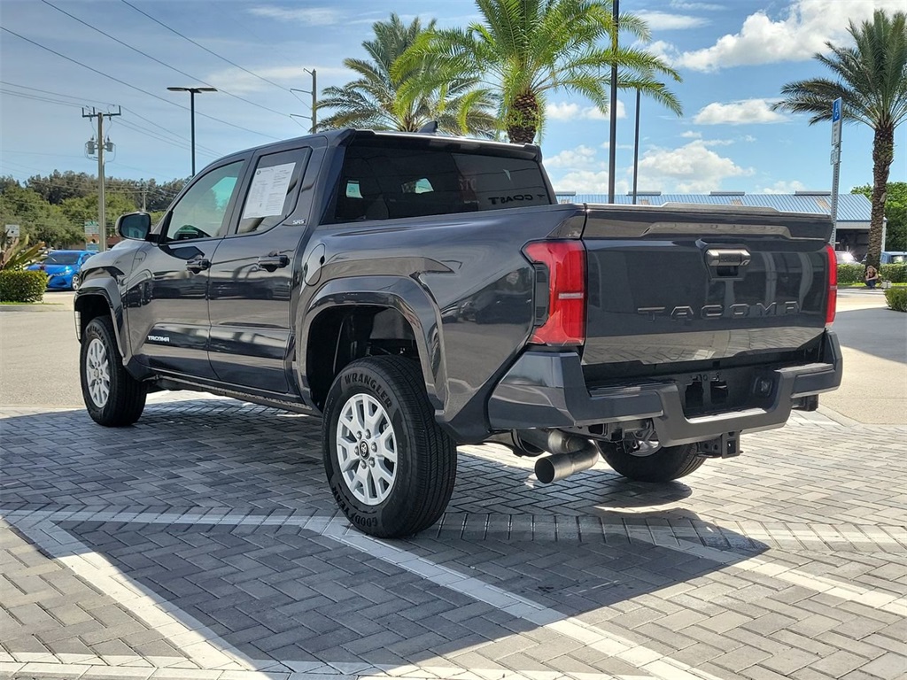2025 Toyota Tacoma SR5 photo 3
