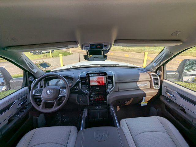 2025 Ram 3500 Laramie photo 31