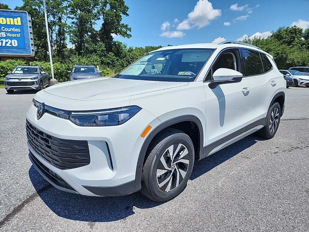 2025 Volkswagen Tiguan S's photo