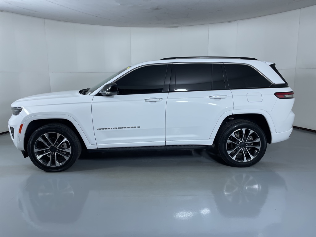 2022 Jeep Grand Cherokee Overland photo 4