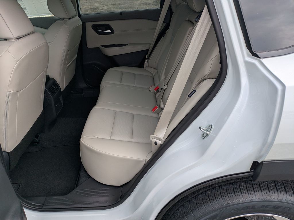2026 Nissan Rogue SV photo 22