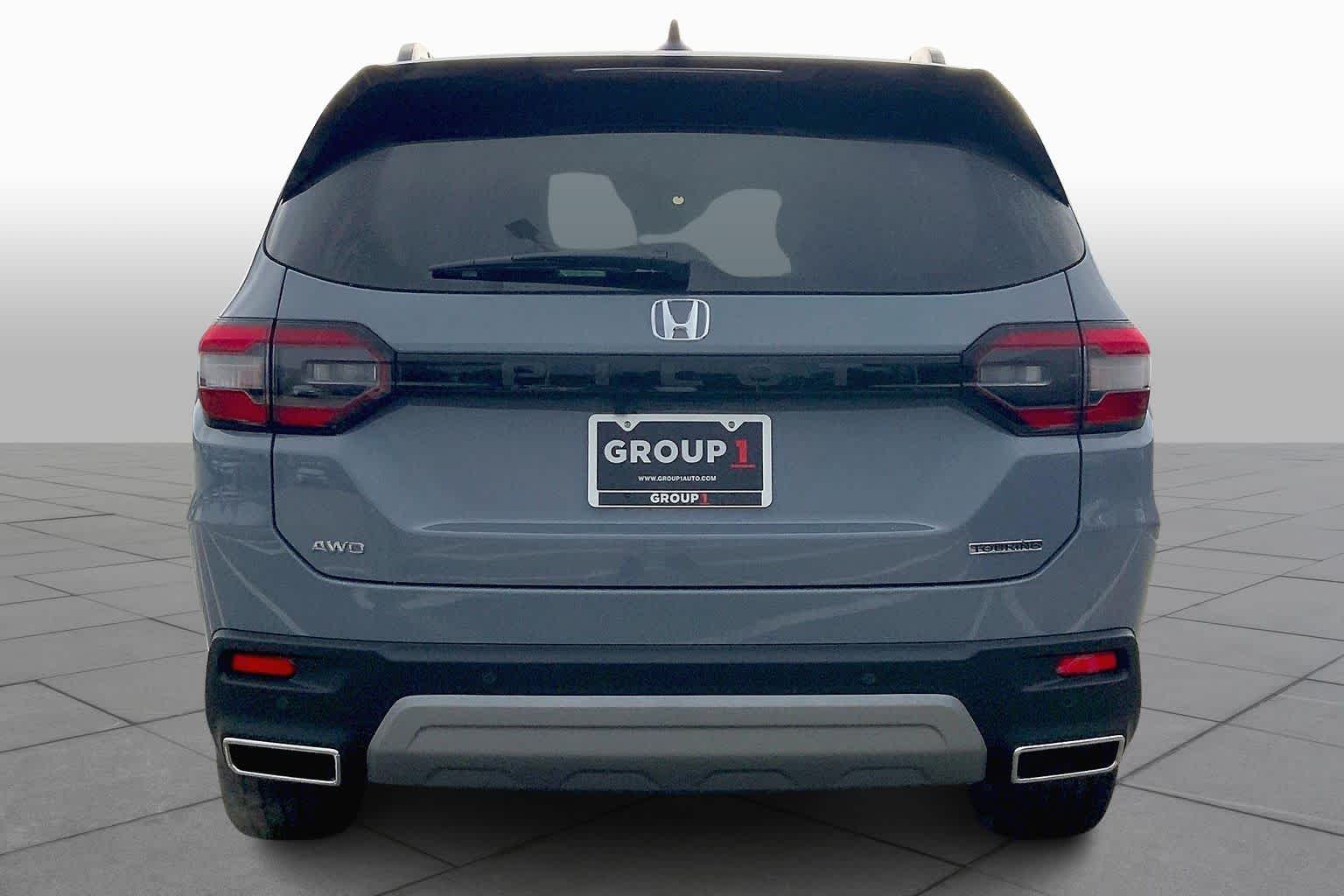 2025 Honda Pilot Touring photo 4