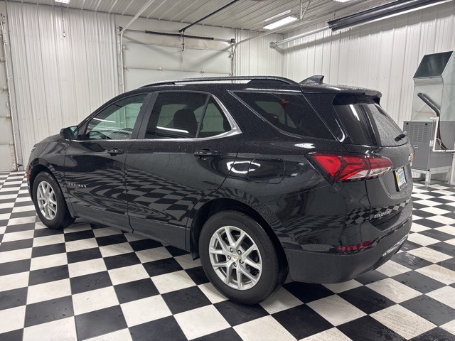 Used 2022 Chevrolet Equinox LT with VIN 3GNAXKEV7NL242706 for sale in Rochester, Minnesota