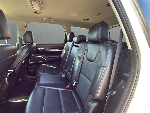 2021 Kia Telluride LX photo 16
