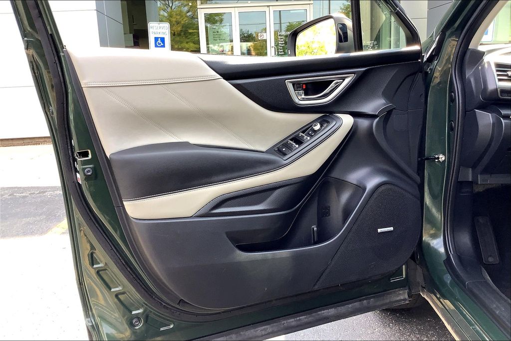 2022 Subaru Forester Limited photo 21