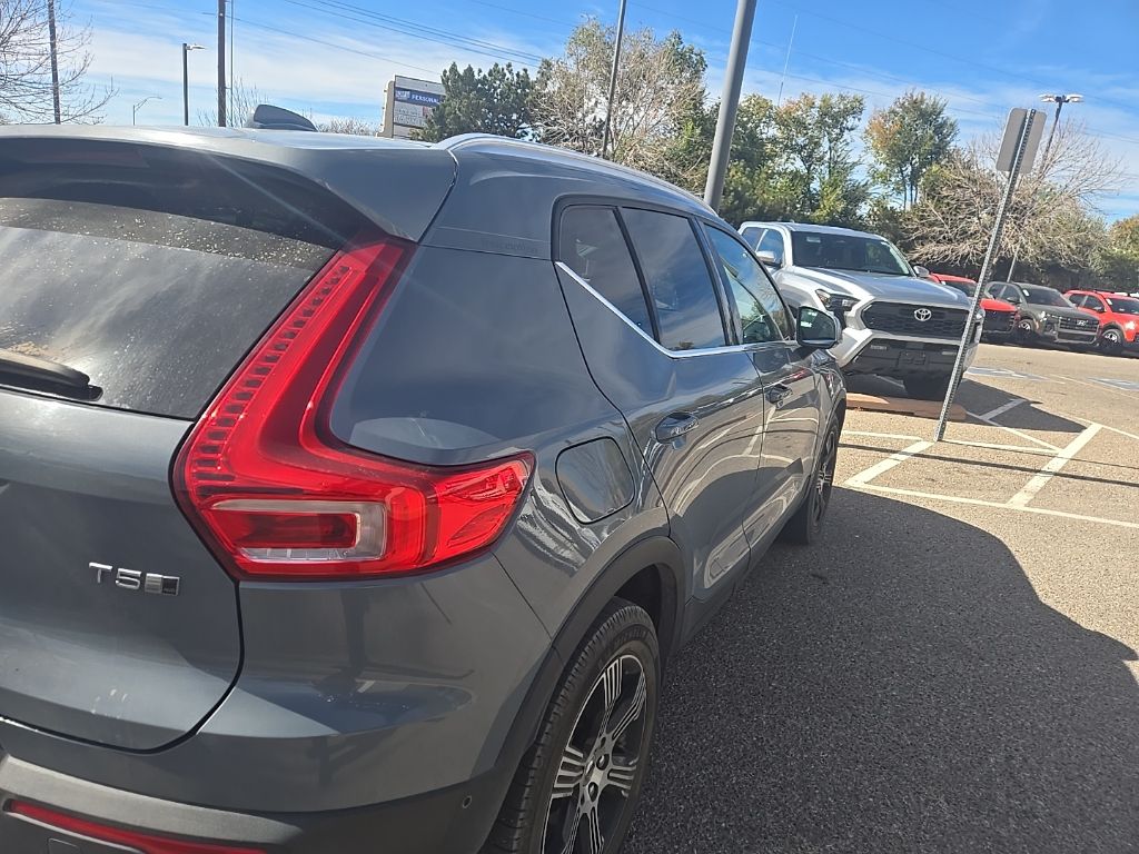 2020 Volvo XC40 T5 Inscription photo 2