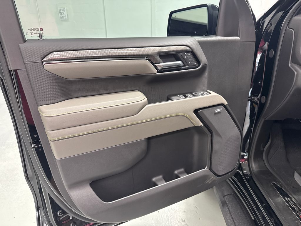 2025 Chevrolet Silverado 1500 ZR2 photo 9