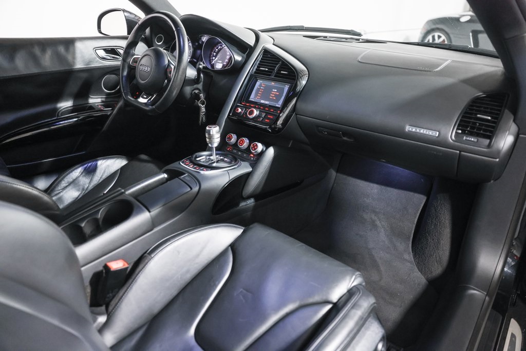 2012 Audi R8 5.2 Quattro photo 19
