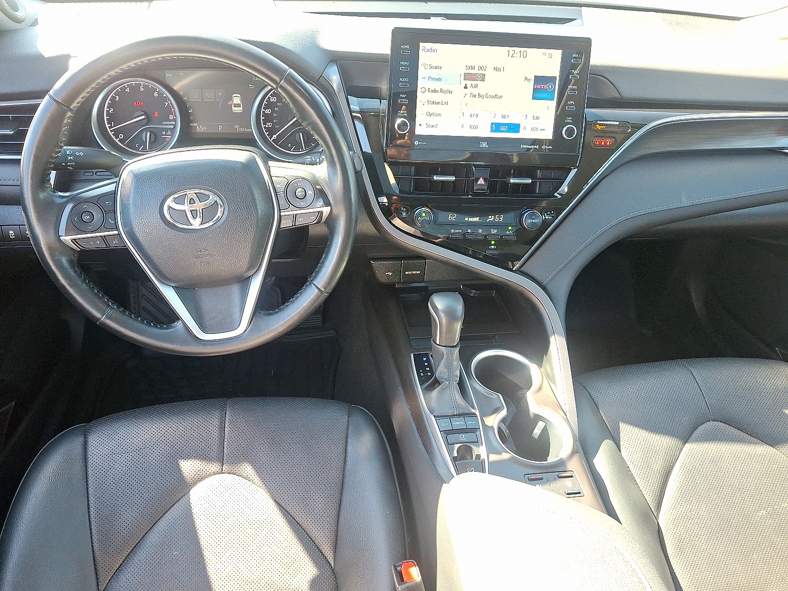2023 Toyota Camry XLE photo 12