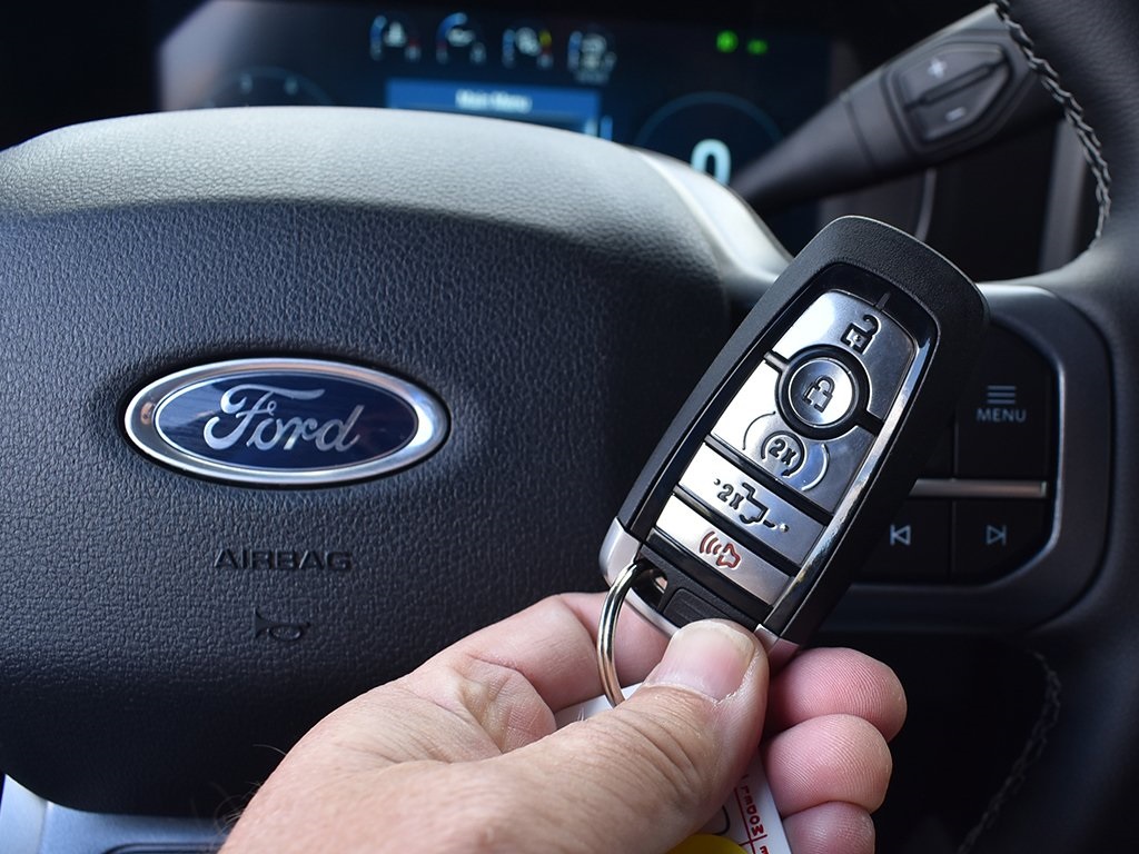 2026 Ford F-350 Lariat photo 9