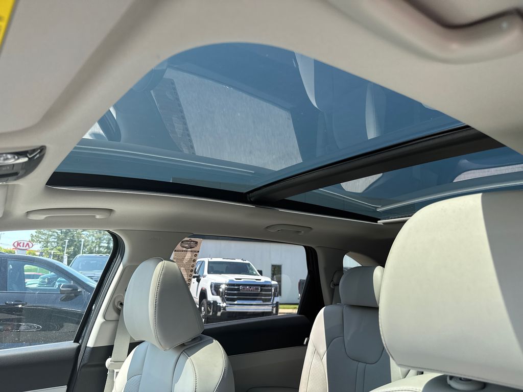 2025 Kia Sorento S photo 29