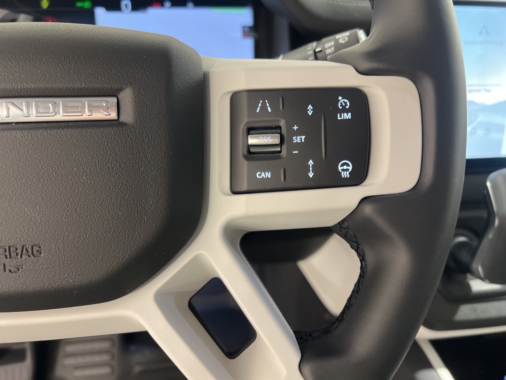 2025 Land Rover Defender 130 S photo 13