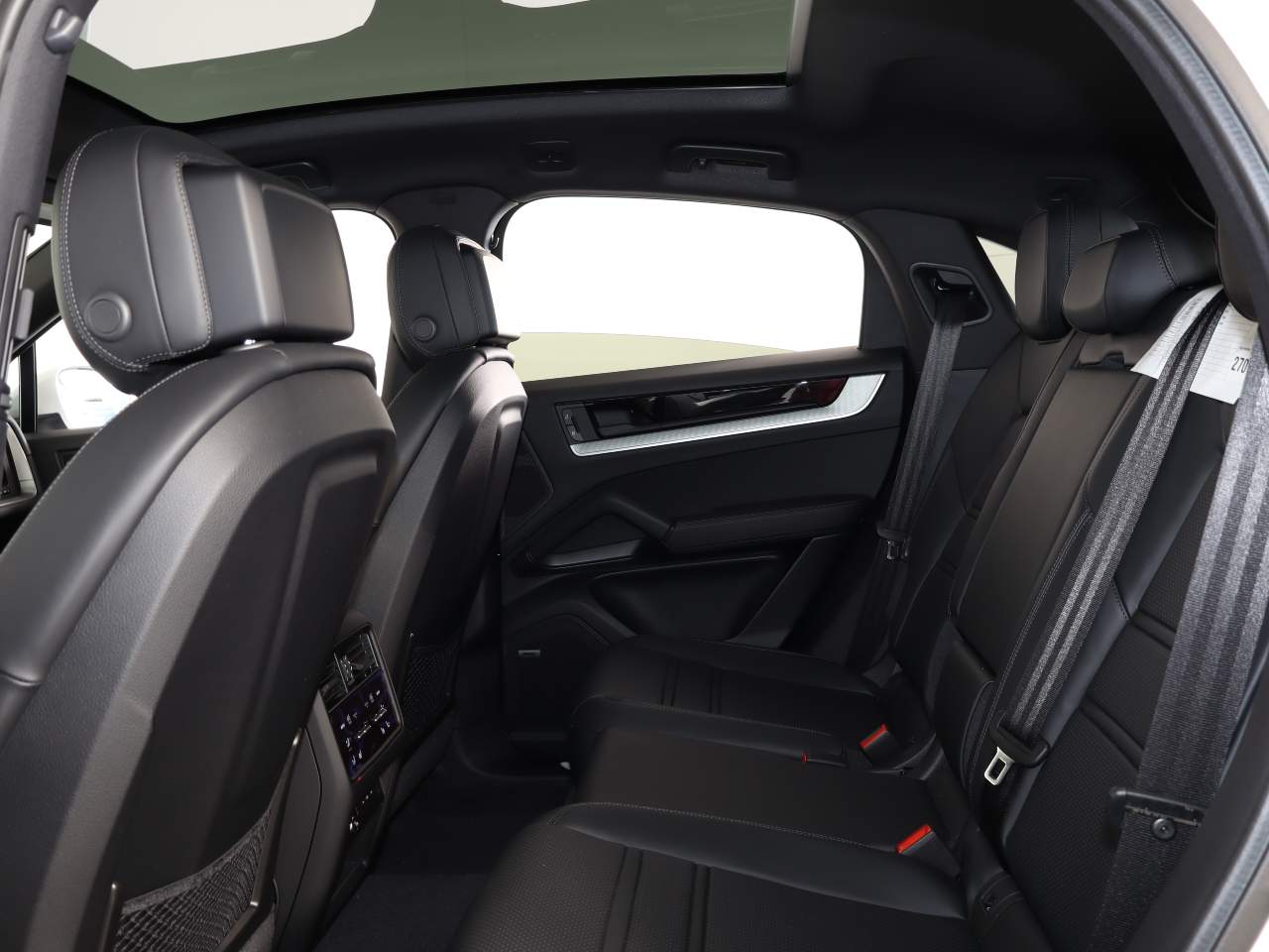2025 Porsche Cayenne Coupe photo 18