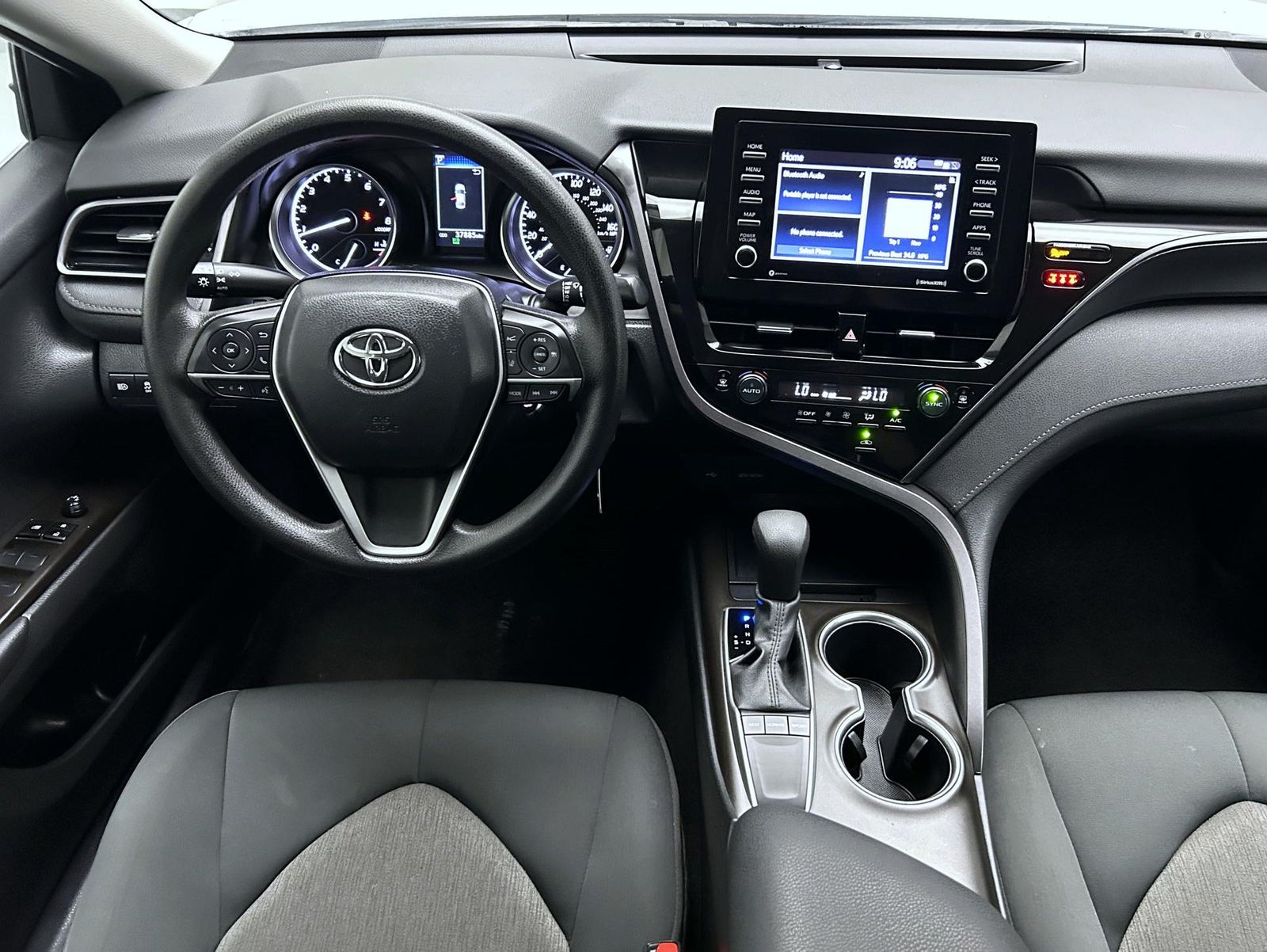2024 Toyota Camry LE photo 11