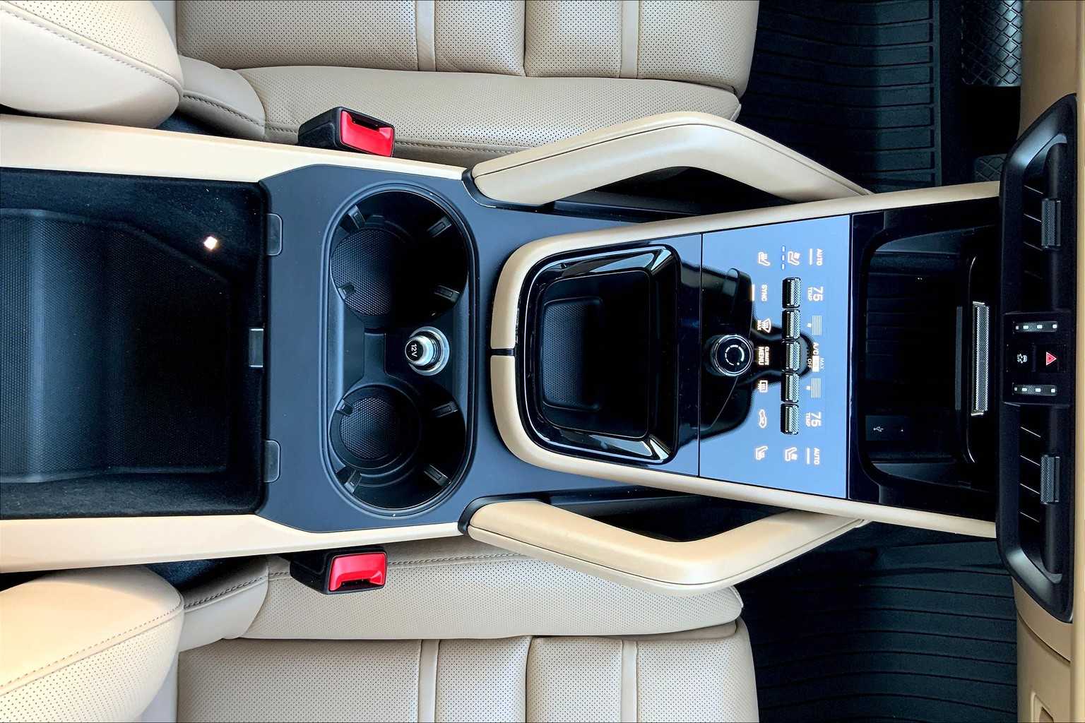 2024 Porsche Cayenne Coupe photo 67